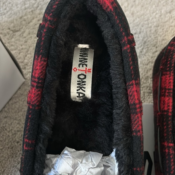 NWT 🆕 MINNETONKAKA Lynn Trapper Slipper 🥿 red plaid ❤️❄️ size 9M 🎄BRAND NEW - Picture 5 of 6